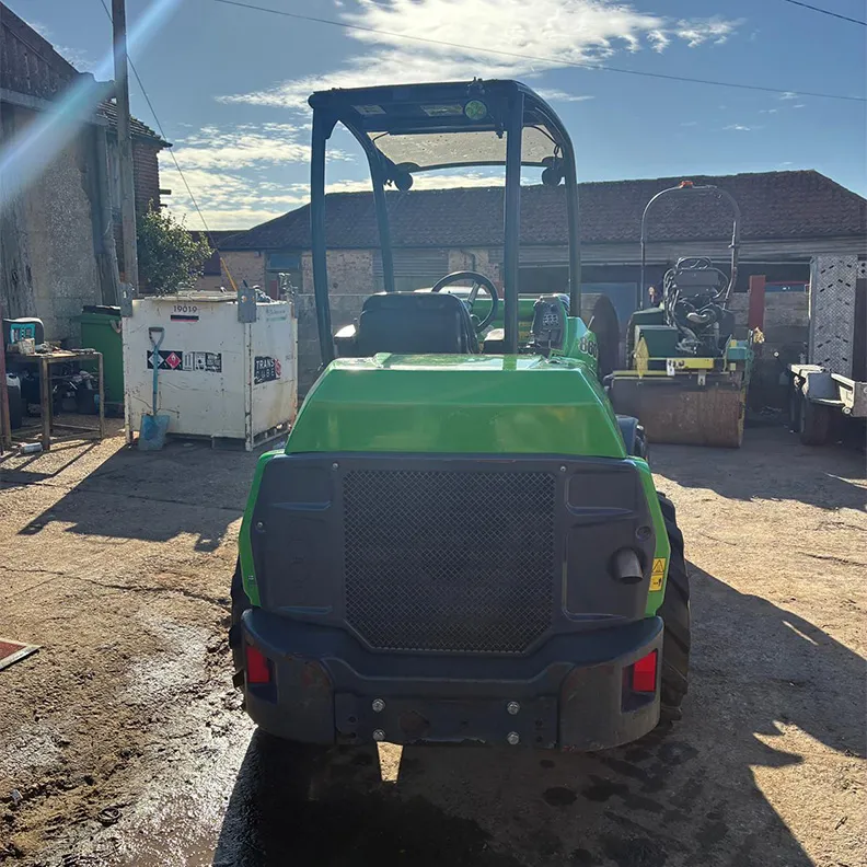 Multi Loader Avant 860i 2022